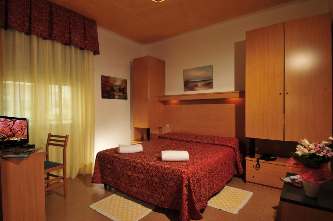 Hotel Al Mare Lido di Jesolo Phòng bức ảnh
